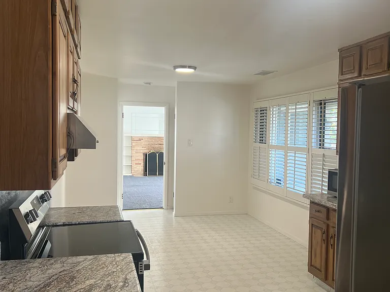 3111 Stony Point Rd — Photo 6