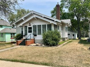 205 E 2nd St, Redfield, SD 57469