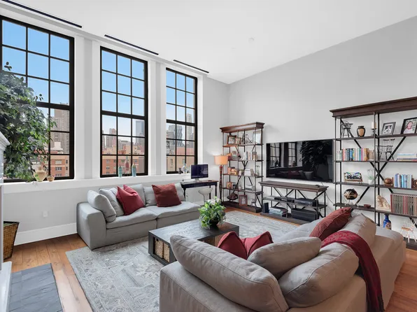 520 West 45th Street image 4 of 14