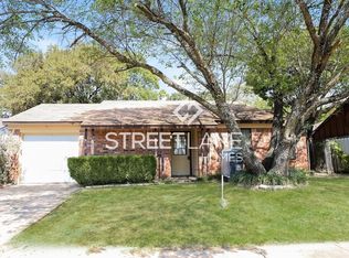 6735 Woodhill Rd, Dallas, TX 75217