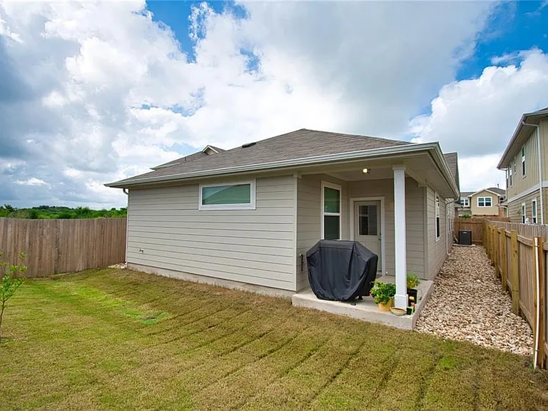 6410 Owl Creek Ln — Photo 18