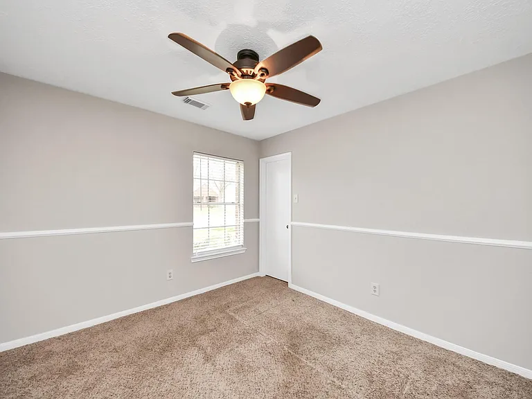 4915 Pecan Grove Dr — Photo 18
