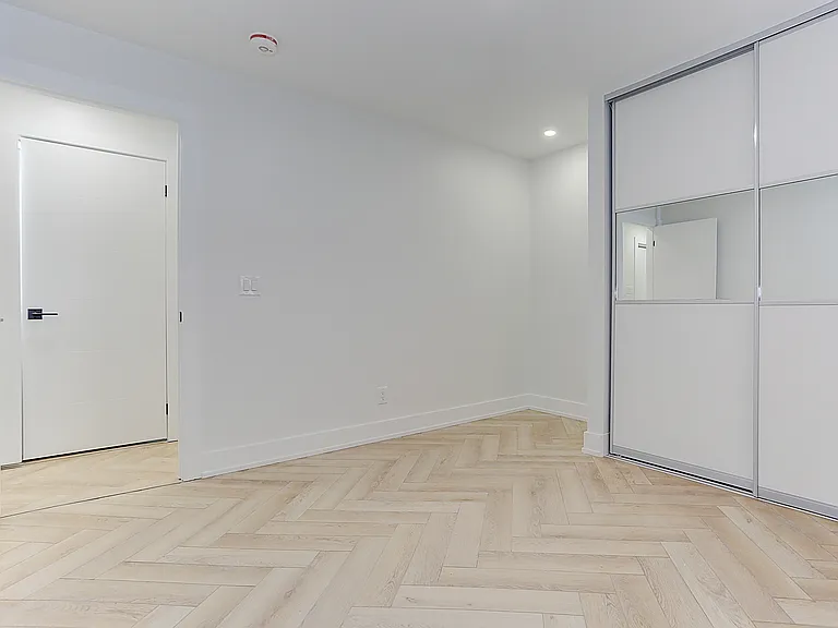 71 Livingstone Ave #BASEMENT — Photo 13