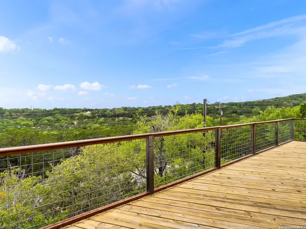 13700 Park Road 37, Lakehills, TX 78063