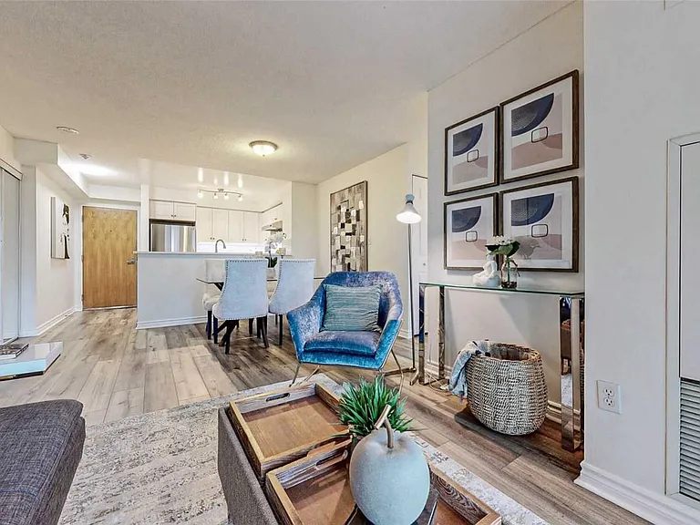 7 Lorraine Dr #502 — Photo 28