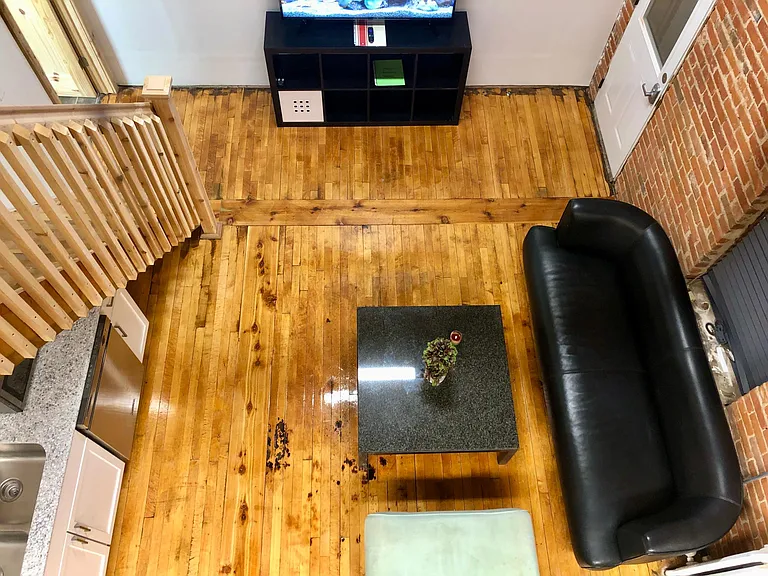 219 Maple St S #1 — Photo 10