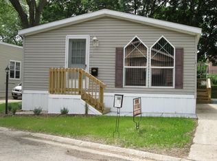 1130 Bayside Rd, Elgin, IL 60123