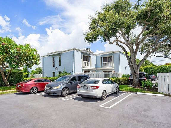 2nd image of 1010 NE 8th Avenue #39g
