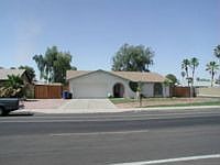 2nd image of 900 W Mesquite St