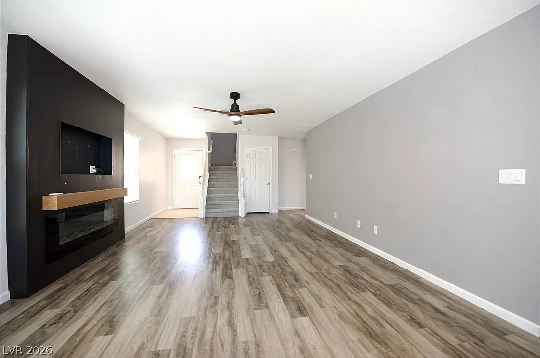 4 bed, 3.0 bath, 1901 sqft, $2,550 — Photo 3