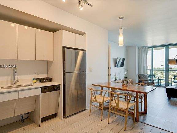 4th image of 2602 E Hallandale Beach Blvd #R2404
