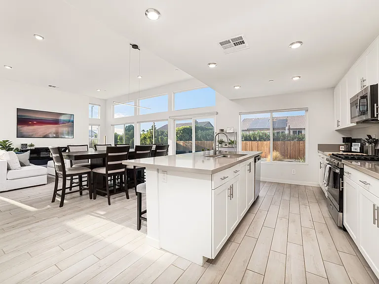 67696 Roundup Dr — Photo 17