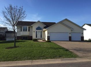 1225 Meadow Pkwy, Mayer, MN 55360