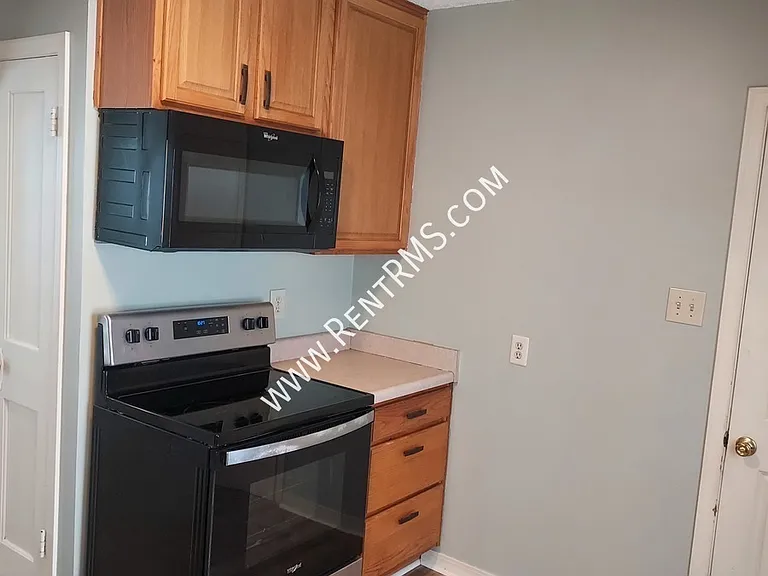 1014 SW Orleans St — Photo 8