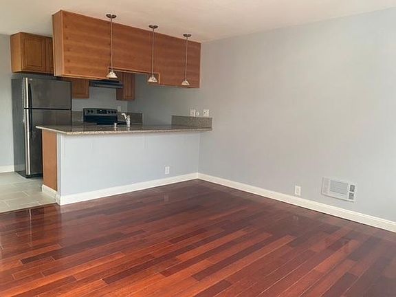 2nd image of 1136 Capuchino Ave APT 4