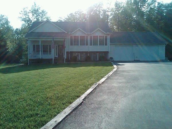 1st image of 805 Lake Caroline Dr