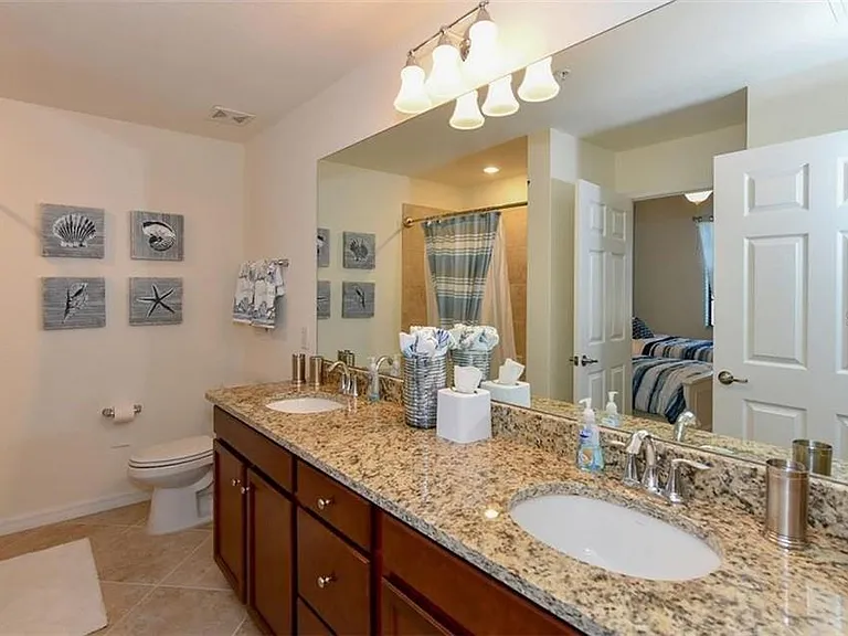 16904 Vardon Ter #201 — Photo 20