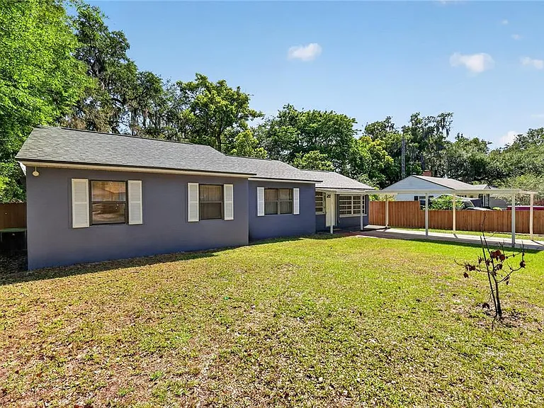 706 Mission Dr — Photo 3