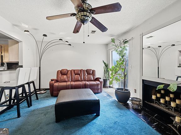 3rd image of 3641 Diamond Cir