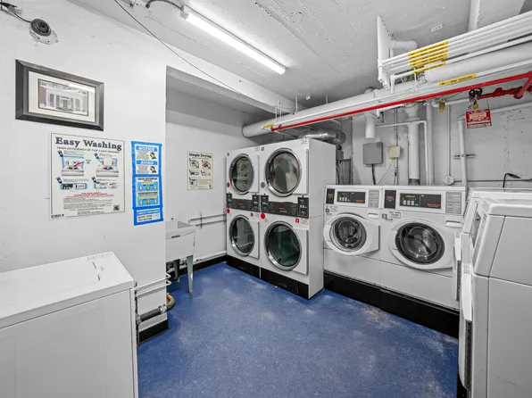 310 West 55th Street image 16 of 18