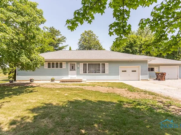 406 W Lynn St, Stryker, OH 43557