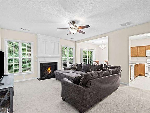 4th image of 4120 Royal Regency Cir NW