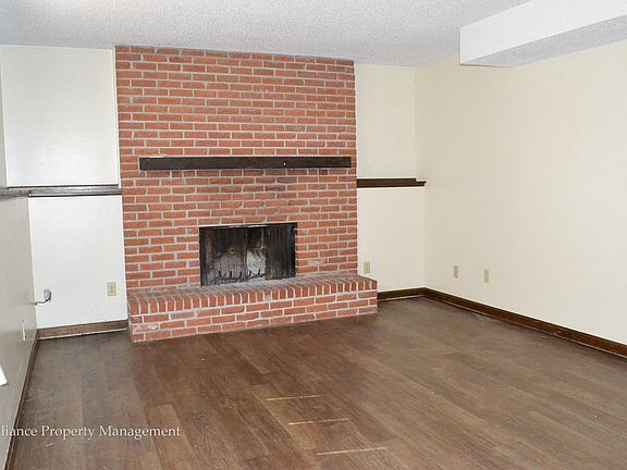 2nd image of 2025-27 Shirley Ln #2027
