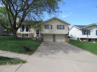 13716 Madison Cir, Omaha, NE 68137
