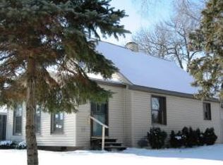 1601 S Division St, New London, WI 54961