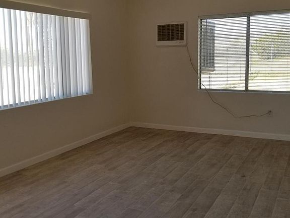 5th image of 55914 Sunland Dr #55914