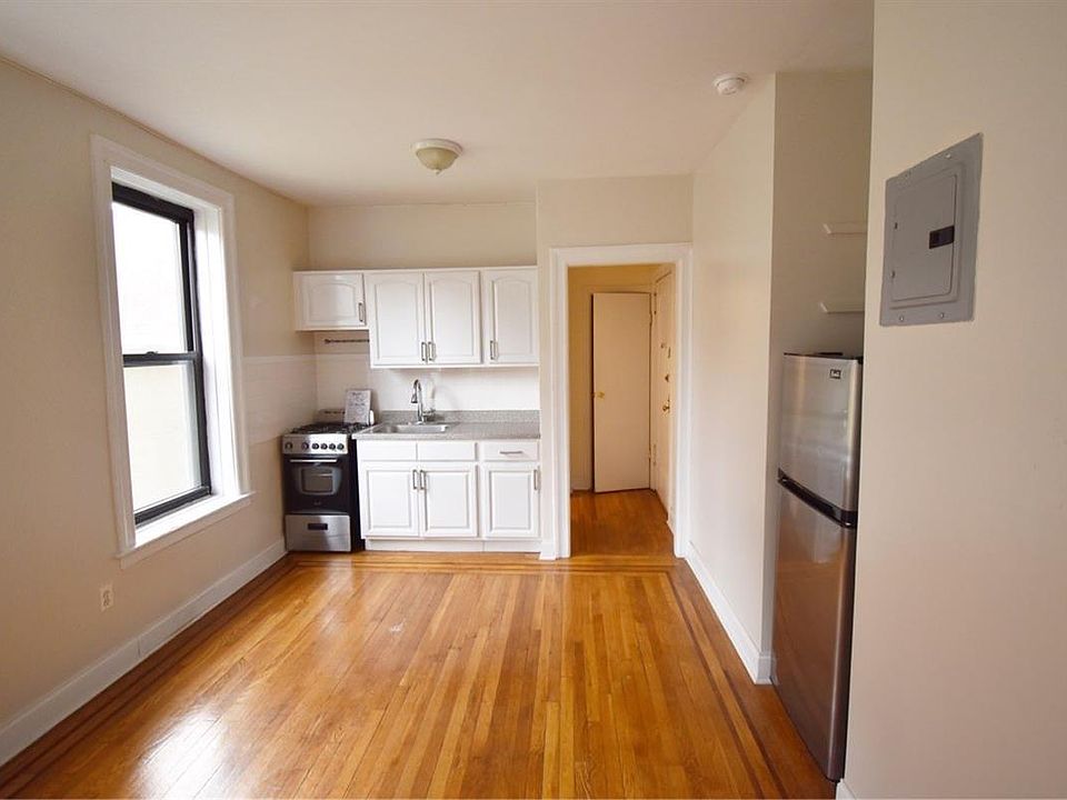 1st image of 2523 31st Ave #A32