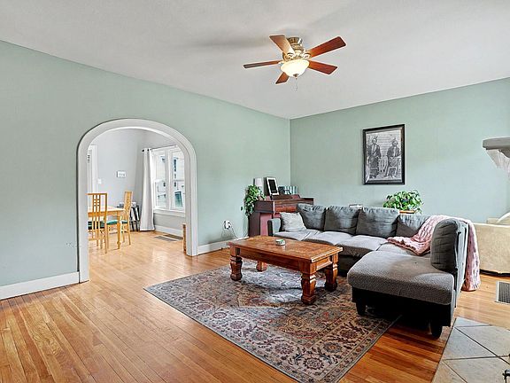 4th image of 448 S Belmont St