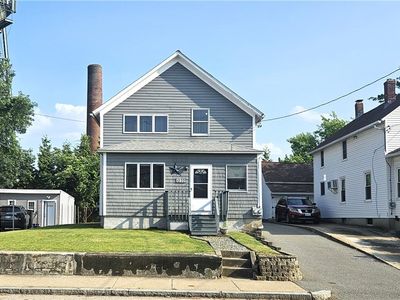 1270 Plainfield St, Johnston, RI, 02919