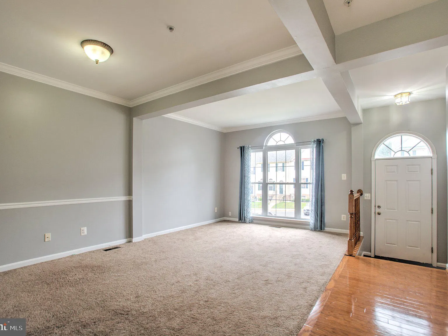 4 bed, 3.5 bath, 1400 sqft, $2,350 — Photo 2