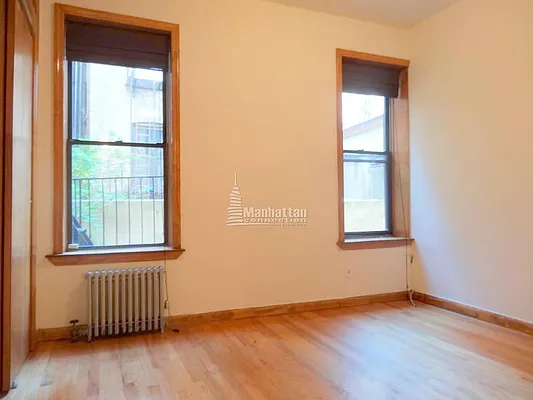 Rented by Manhattan Connection | media 25