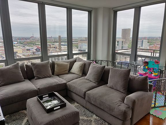 4th image of 565 W Quincy St Unit 1609