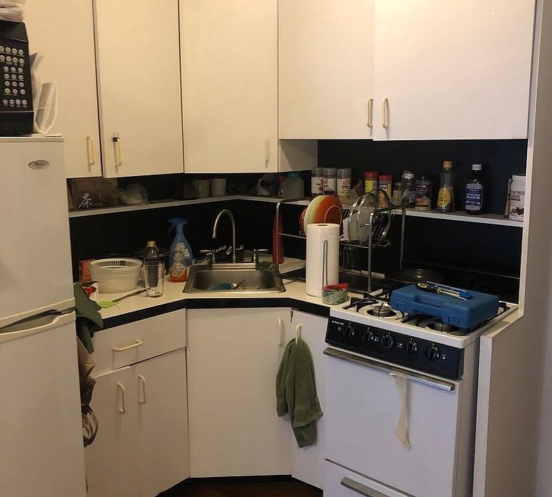 1st image of 324 1/2 E 8th St APT 2C