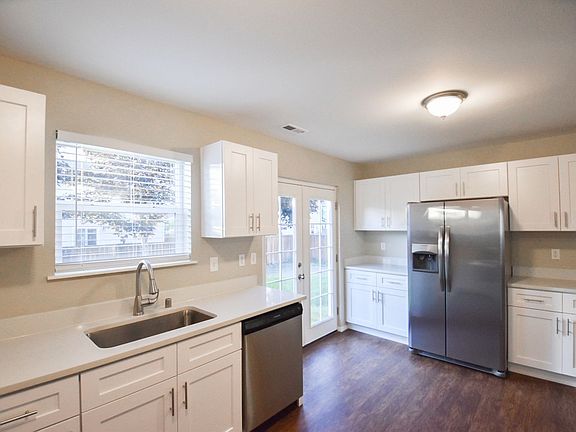 5th image of 113 Silvernail St NE