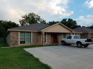 936 W 3 A St #A, Mc Gregor, TX 76657