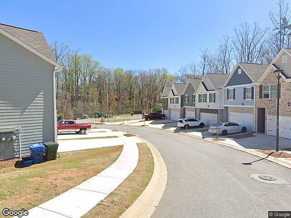 Exterior Neighborhood (street photo)