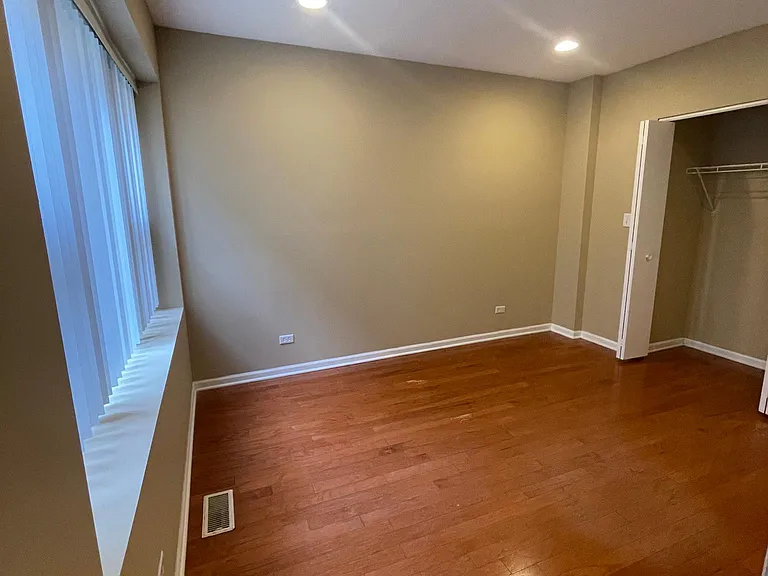 2728 W Lunt Ave #1N — Photo 8