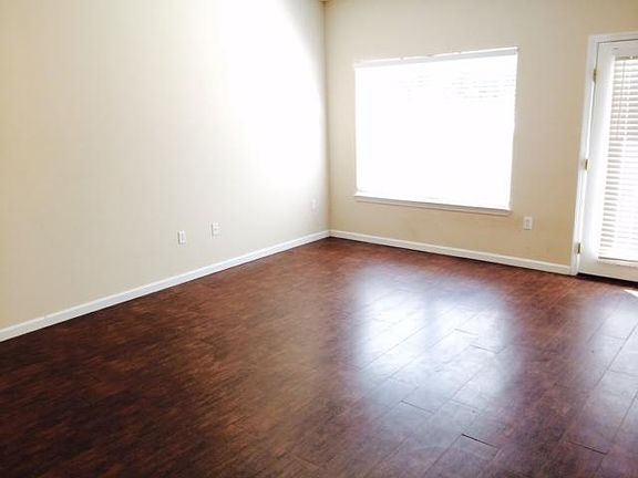3rd image of 601 Pine Ave