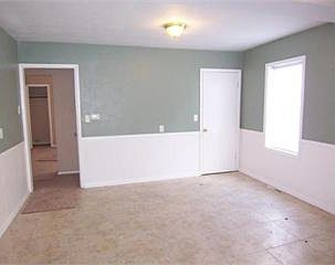 4th image of 408 W Superior St