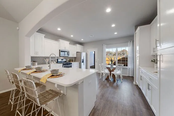 7752 S Chestnut Ave — Photo 13