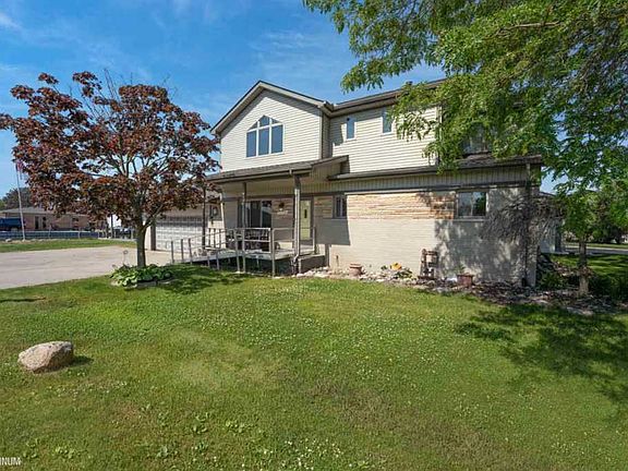 2nd image of 35798 Schmid Dr