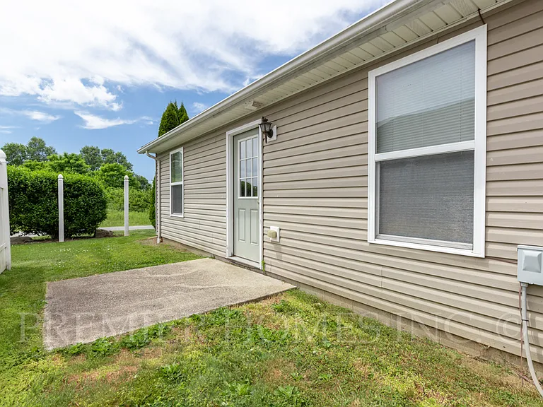 76 Meadow Wood Dr #A — Photo 16