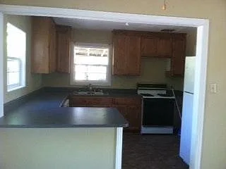 15 La Palma Dr — Photo 9