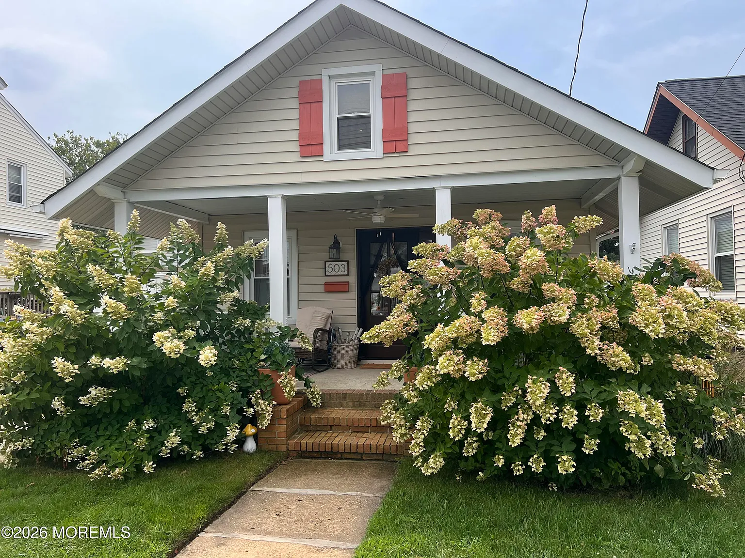 2 bed, 580 sqft, $2,300 — Photo 1