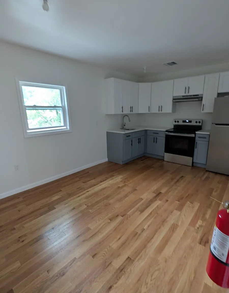 3 bed, $2,550 — Photo 1