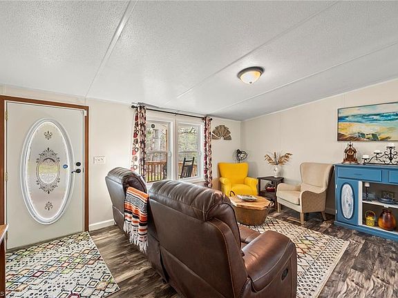 5th image of 1037 Hendrix Dr